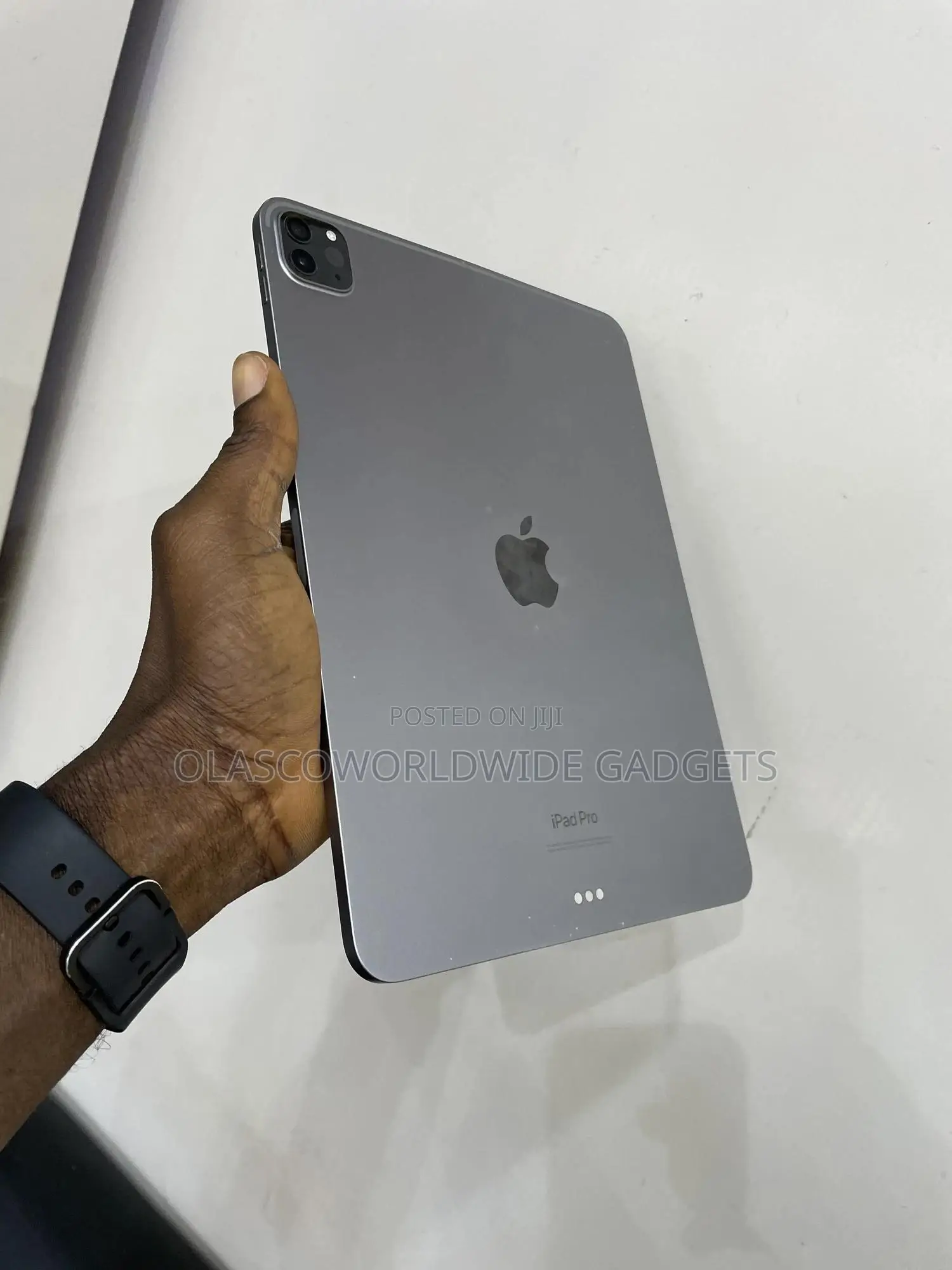 Apple iPad Pro (2022) 128 GB Gray