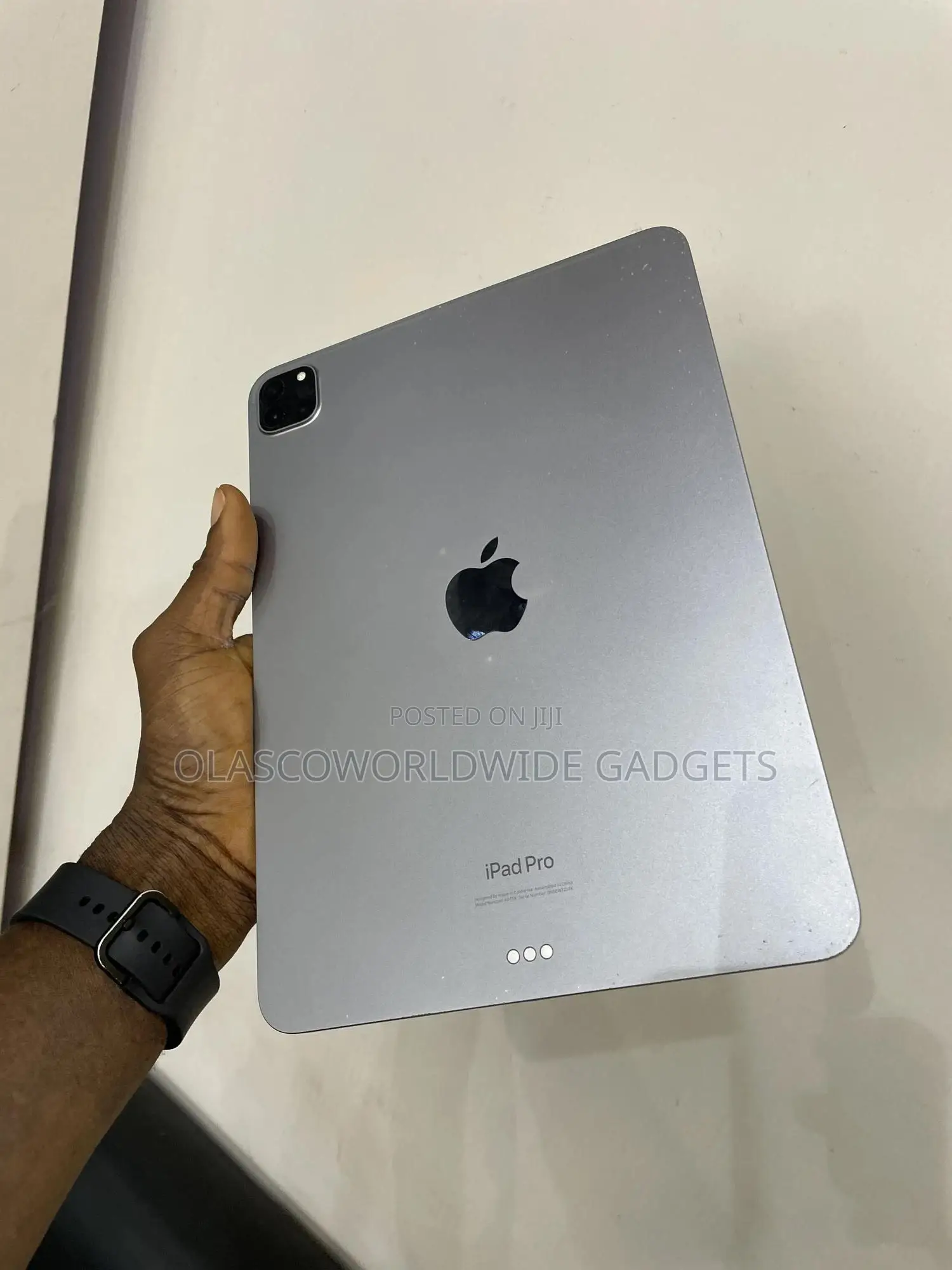 Apple iPad Pro (2022) 128 GB Gray