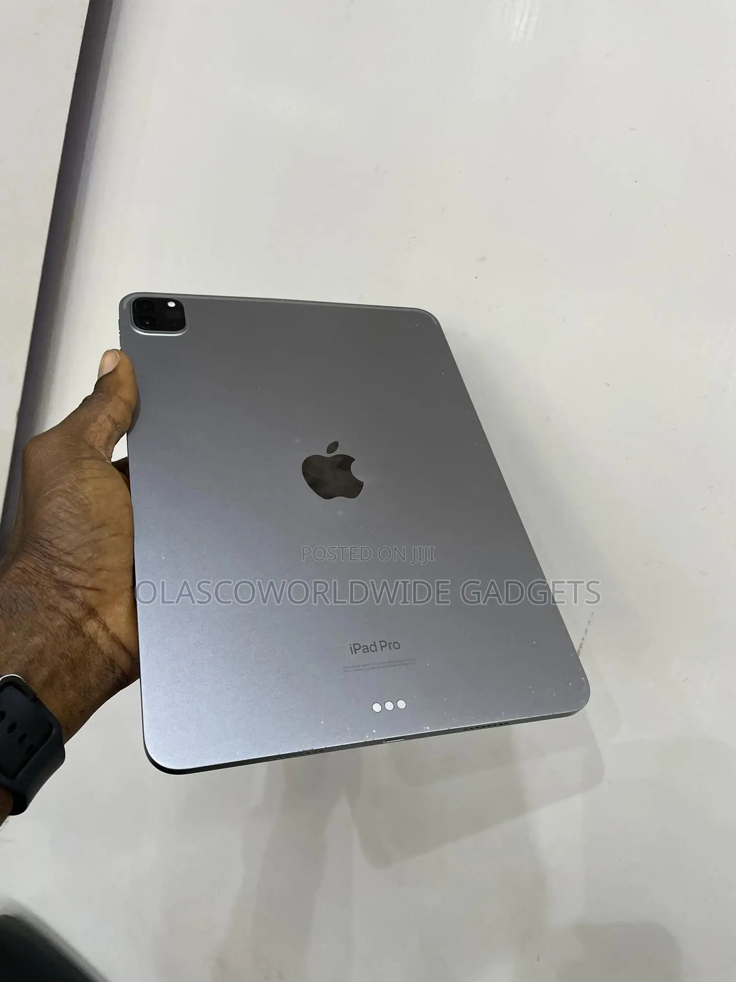 Apple iPad Pro (2022) 128 GB Gray