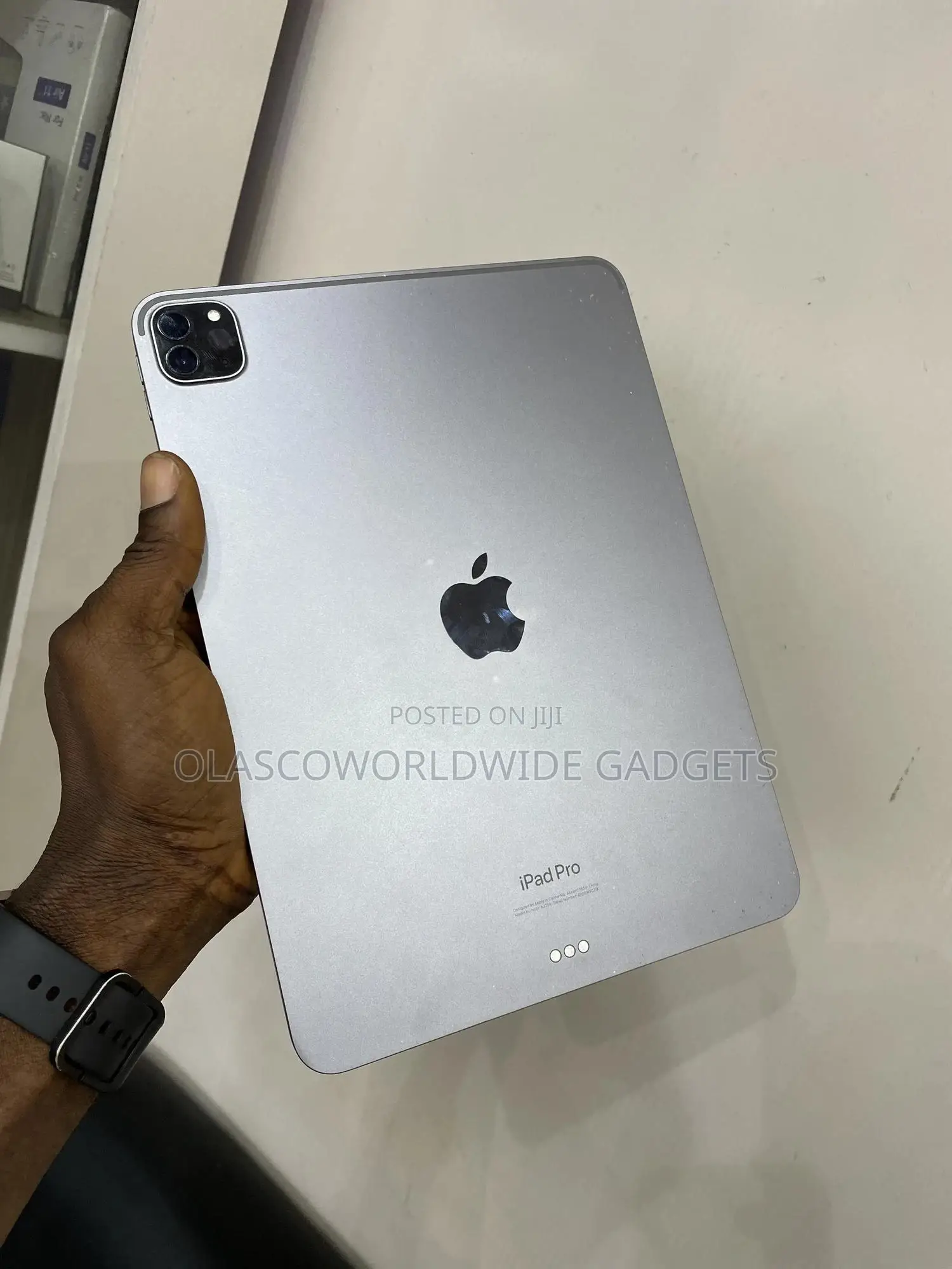 Apple iPad Pro (2022) 128 GB Gray