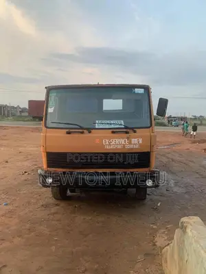 814 Mercedes Benz Truck