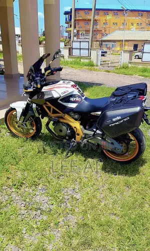 Aprilia Shiver 2015 White