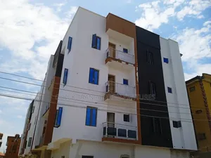 3bdrm Block of Flats in Aguda / Surulere for sale