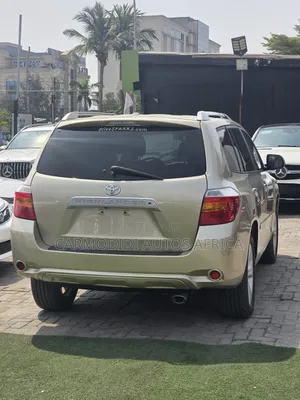 Toyota Highlander Limited 2011 Gold
