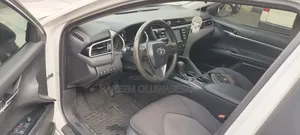 Toyota Camry LE FWD (2.5L 4cyl 8AM) 2018 White