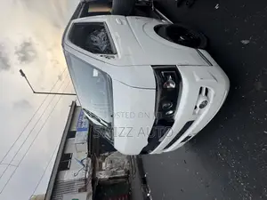 Toyota HiAce 2010 White