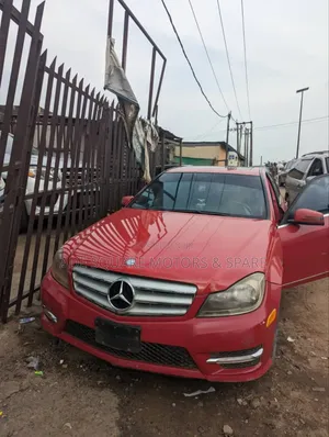 Mercedes-Benz C350 2013 Red