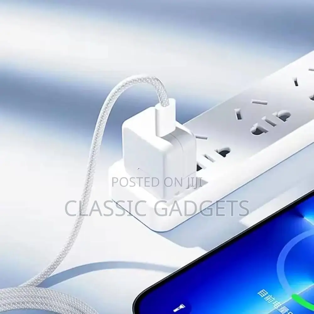 Apple 40w Dynamic Power Adapter With Cable for iPhone 17 Series