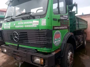Mercedes Benz Tipper Truck With 6tyres