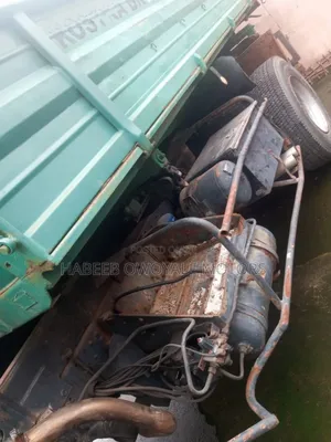 Mercedes Benz Tipper Truck With 6tyres