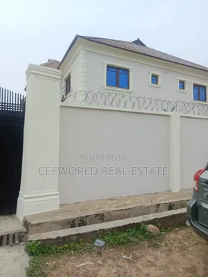 3bdrm Apartment in Elebu Market, Akala Express for rent