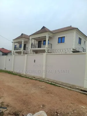 3bdrm Apartment in Elebu Market, Akala Express for rent