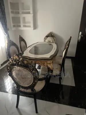 Royal Dining Table Set Black