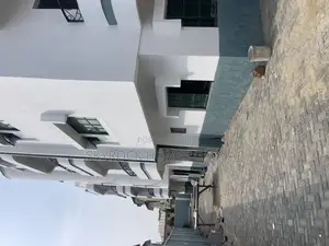 Mini Flat in Chevron for rent
