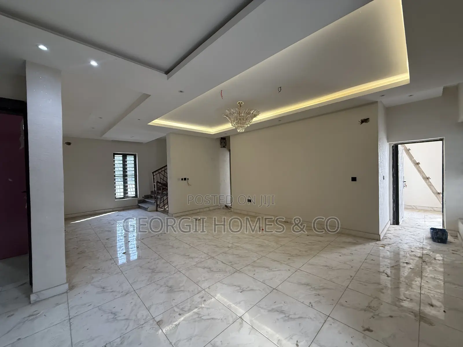 6bdrm Townhouse/Terrace in Utako for sale