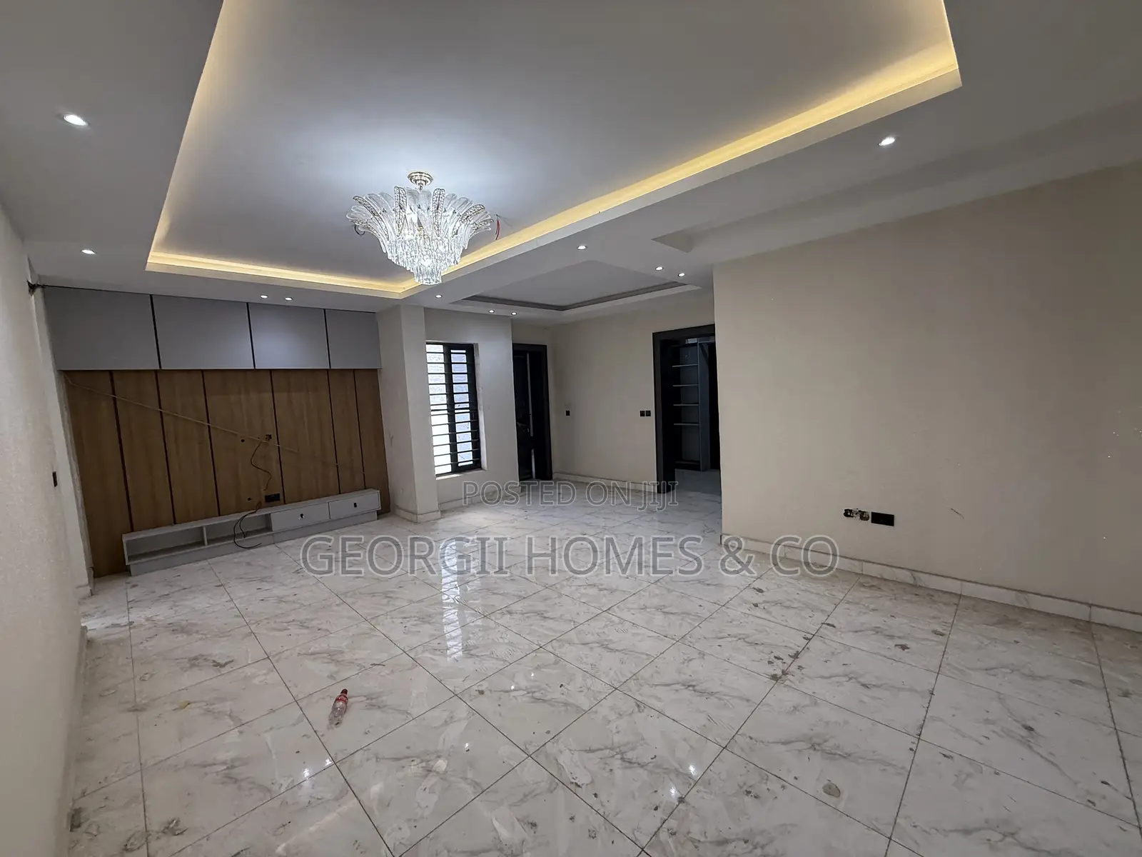 6bdrm Townhouse/Terrace in Utako for sale