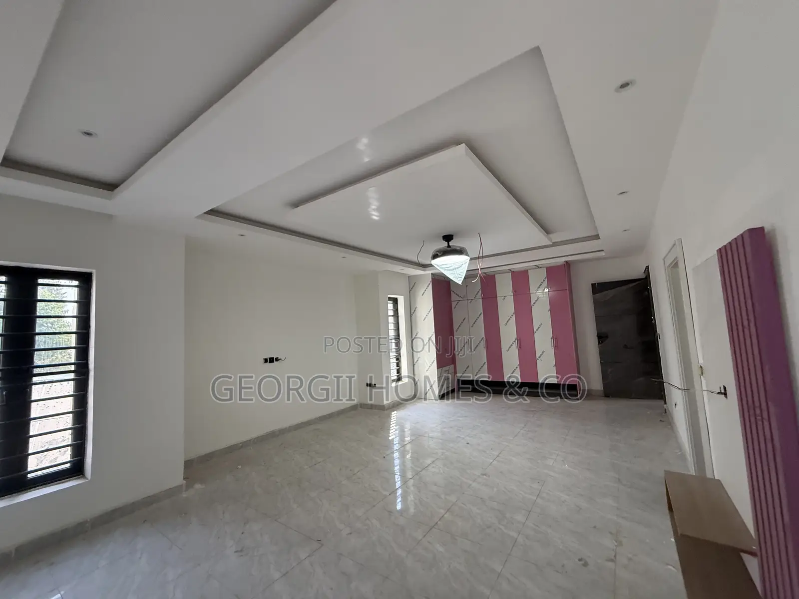 6bdrm Townhouse/Terrace in Utako for sale