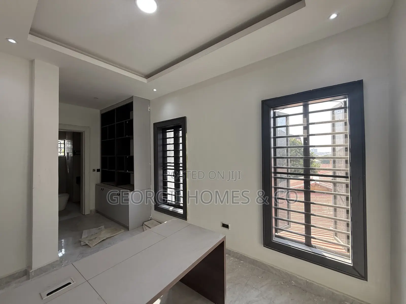 6bdrm Townhouse/Terrace in Utako for sale