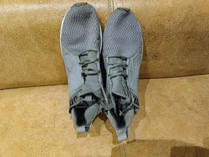 Used Puma Canvas 45
