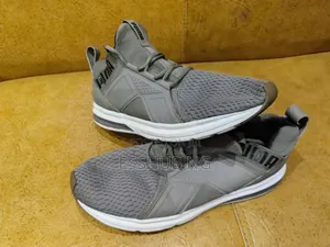 Used Puma Canvas 45