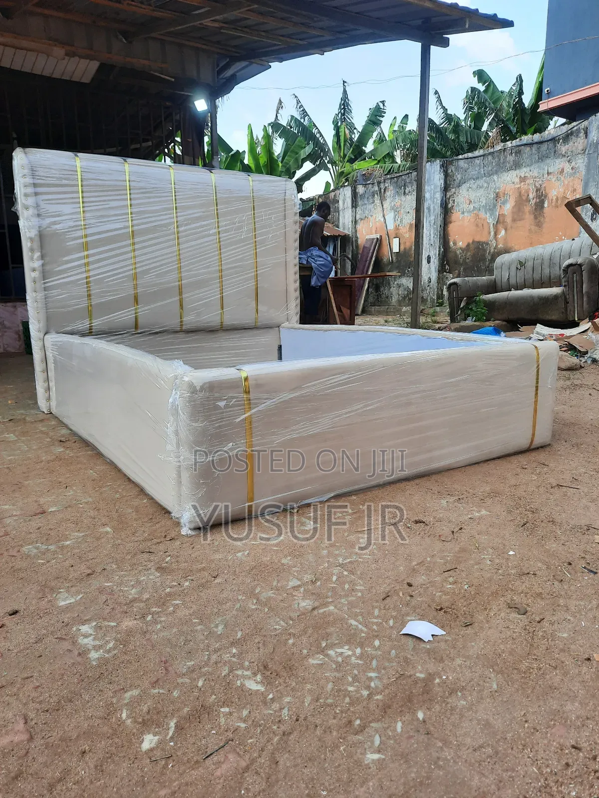 Bedframe/Bedstand