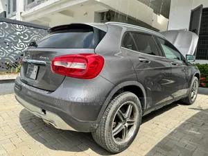 Mercedes-Benz GLA 250 2016 Gray