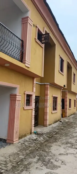Furnished 3bdrm Block of Flats in Erunwe for rent