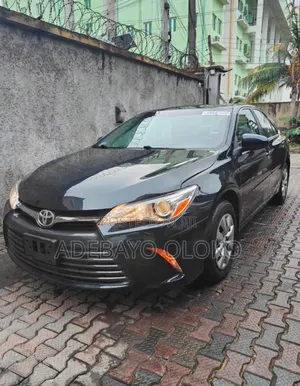 Toyota Camry LE 4dr Sedan (2.5L 4cyl 6A) 2015