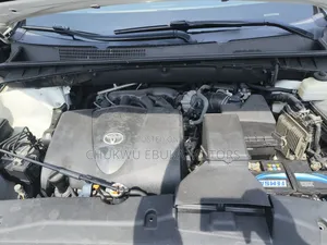 Toyota Highlander Limited Platinum 4x2 V6 (3.5L 6cyl 8A) 2018 White