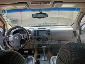 Nissan Xterra Automatic 2005 Silver