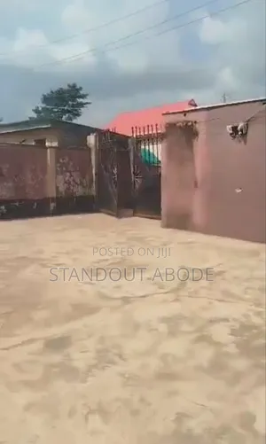 1bdrm Bungalow in Few House To The, Igando / Ikotun/Igando for sale