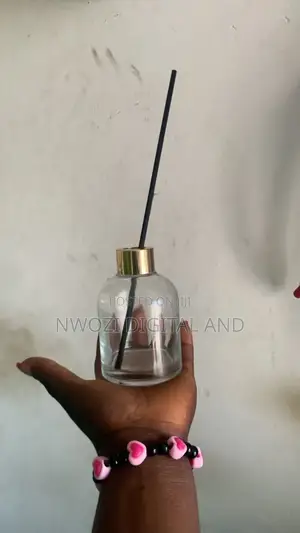 Essential Oil Glass And Diffuser Bottles