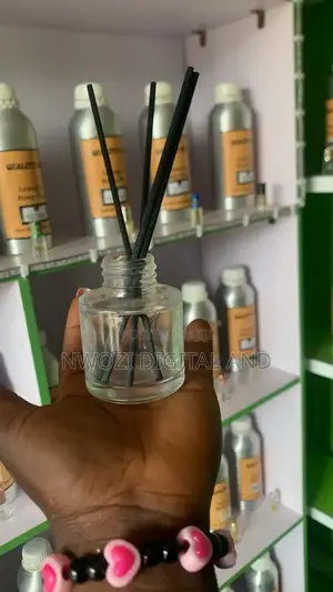 Essential Oil Glass And Diffuser Bottles