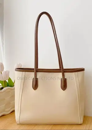 Luxury Modern Premium Leather Ladies Handbag –Elegant and Contemporary