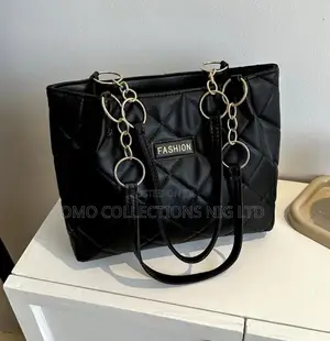 Classic Fashionable Black Ladies Handbag