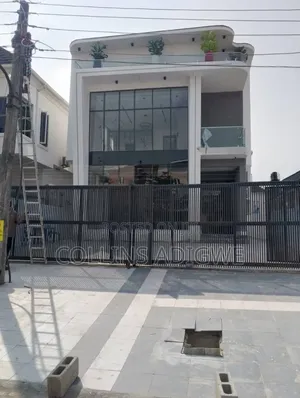 5bdrm Duplex in Oral Estate Chevron for sale