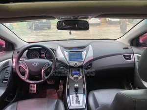 Hyundai Elantra SE Coupe FWD (1.8L 4cyl 6A) 2013 Red
