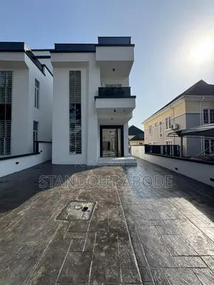 5bdrm Duplex in In A Secure, Off Lekki-Epe Expressway for sale