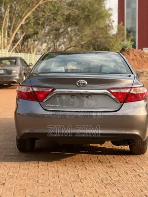 Toyota Camry LE 4dr Sedan (2.5L 4cyl 6A) 2017 Gray