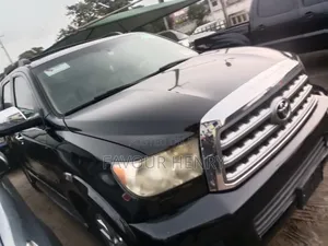 Toyota Sequoia Platinum 4dr SUV 4WD (5.7L 8cyl 6A) 2012 Black