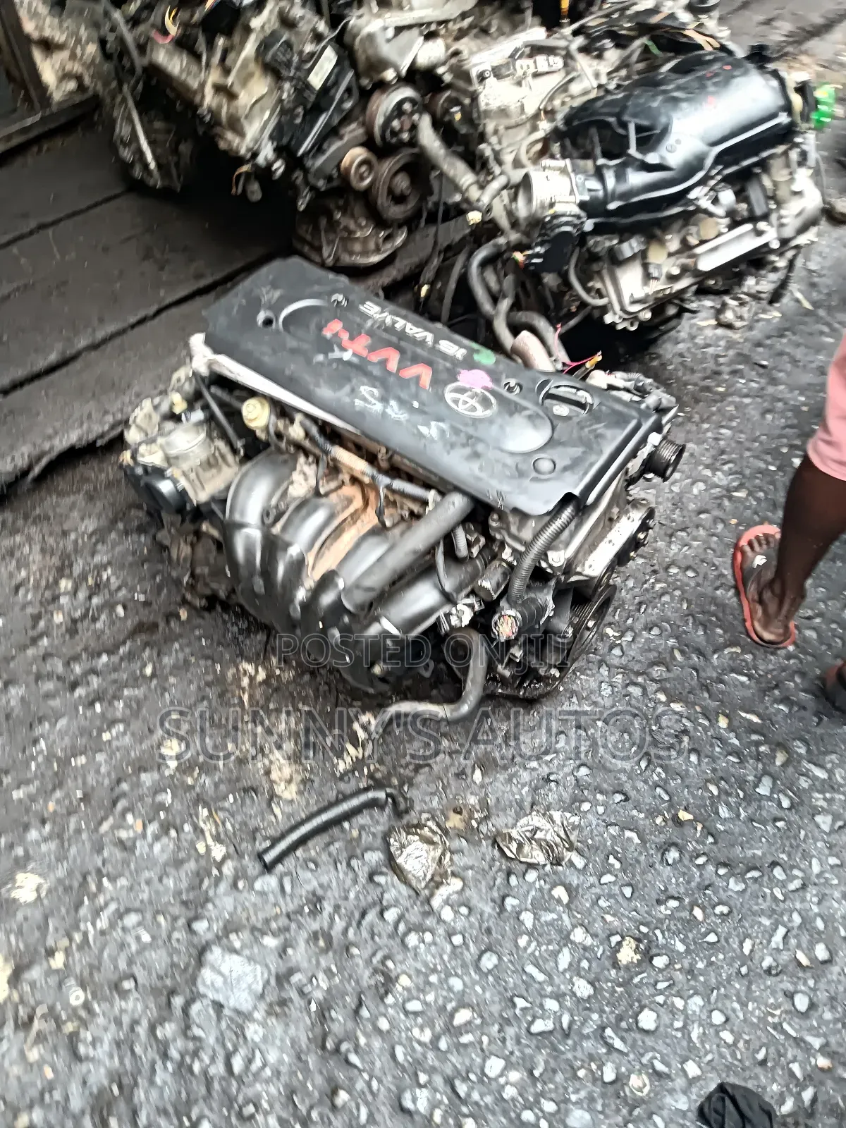 Toyota 2.4l 2az-Fe Engine.
