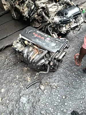 Toyota 2.4l 2az-fe Engine.