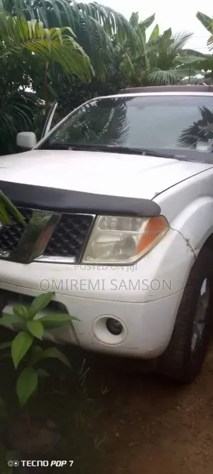 Nissan Pathfinder 2009 White