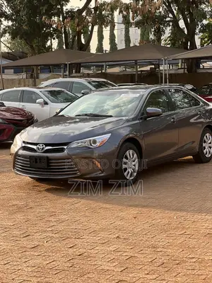 Toyota Camry LE 4dr Sedan (2.5L 4cyl 6A) 2017 Gray