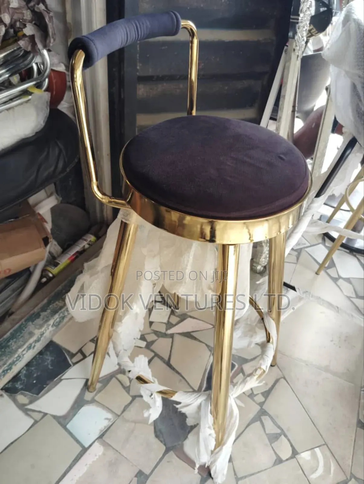 Bar Stool/ Kitchen Stool for Homes and Hotels