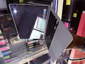 Laptop Apple MacBook Air 2020 8GB Intel Core i3 SSD 256GB