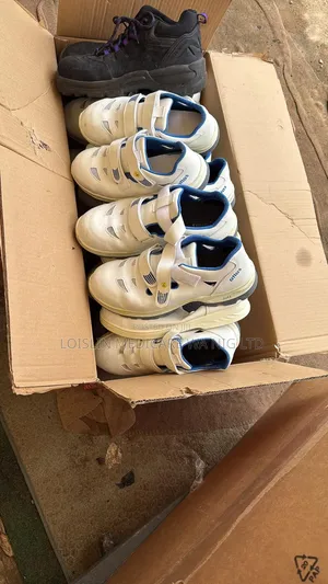 Medical Safety Shoes White : 27,000, Black 23,000 Made in Germany