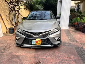 Toyota Camry XSE FWD 2020 Silver