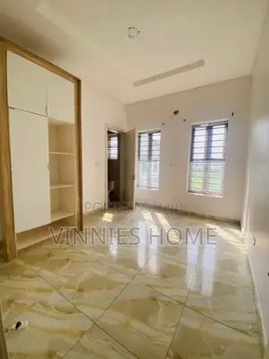 1bdrm Shared Apartment in Oral, Lekki Phase 2 for rent