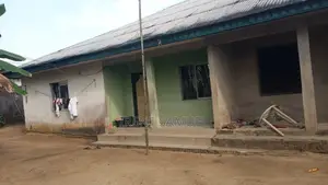 6bdrm Block of Flats in Onna for sale